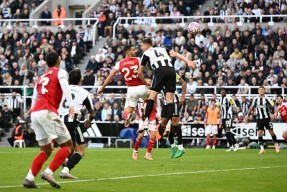 开运体育入口包含转折点！瓦伦西亚绝杀压哨；英超今晚攻防权衡；质疑声仍在；资深球员宣示担当的词条